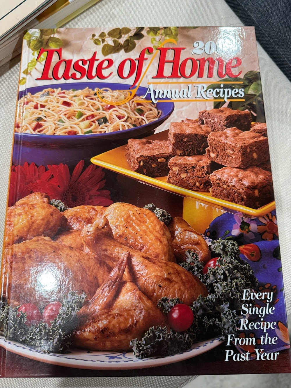 Taste of Home 2000 Annual Recipes Cookbook - Colorful Cover